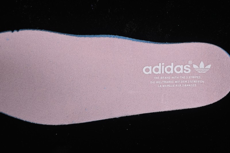 Adidas Campus CQ2106 Retro Sneakers with Classic Design - CQ2106