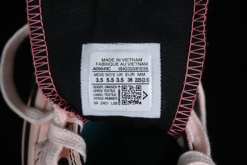 Converse Chuck 70s High Top Casual Sneakers in Black and Pink - A09541C
