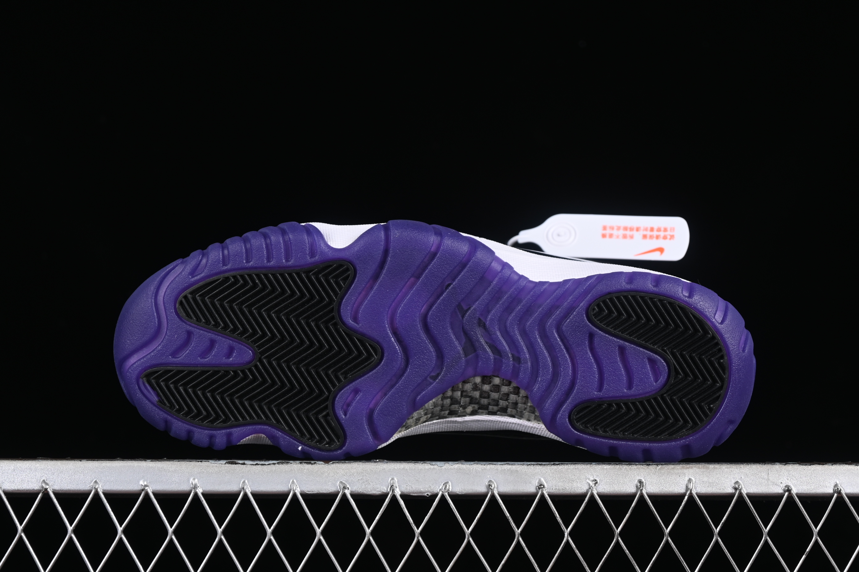 Nike Air Jordan 11 Retro Basketball Shoes with Patent Leather and Carbon Fiber Plate - CT8812-999