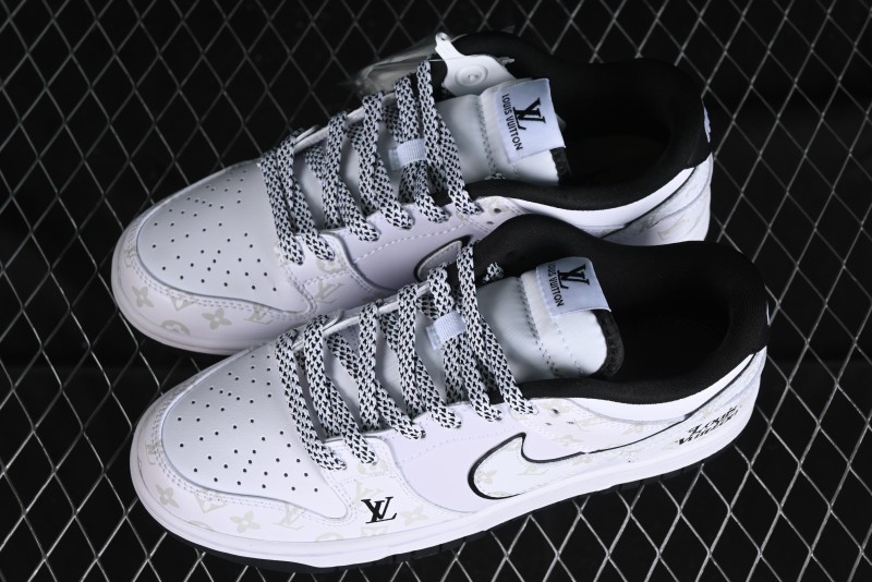 Nike SB Dunk Low Skateboarding Shoes - XH1733-006