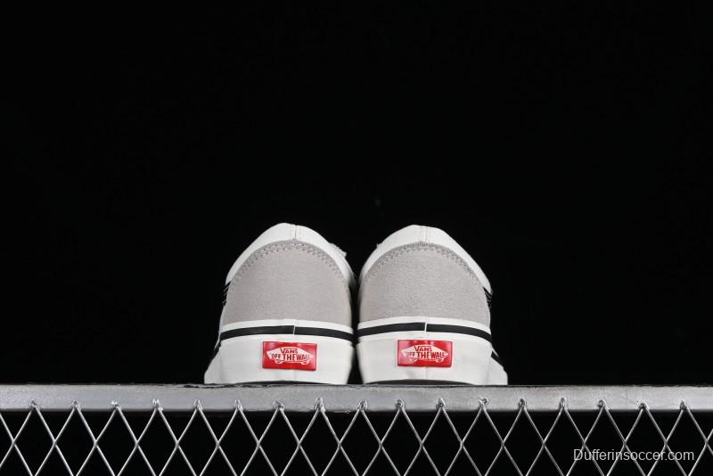 Vans Old Skool Reissue 136 Low-Top Skate Shoes with Detachable Cushioned Insole - VN000MT6KIG