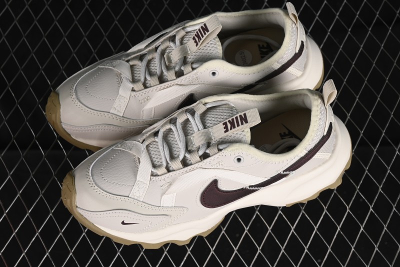 Nike TC 7900 Retro Dad Shoes with Reflective Swoosh and Cushioned Sole - DD9682-003