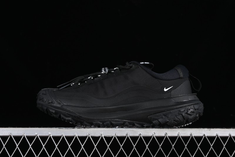 Nike ACG Mountain Fly 2 Low SP Outdoor Hiking Shoes with GORE-TEX and React Foam - FZ3311-001