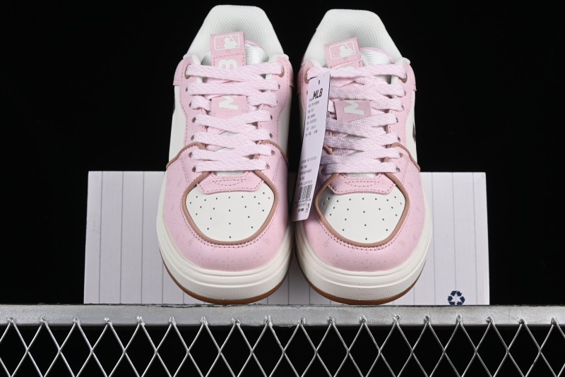 MLB Chunky Liner Basic New York Yankees Thick Sole Casual Sneakers with 6cm Height Increase - 3ASXCBO3N07PKS