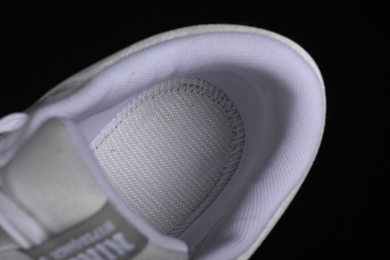 Nike Hyperquick SE Basketball Shoes with Cushioning and Breathability - FN4678-102