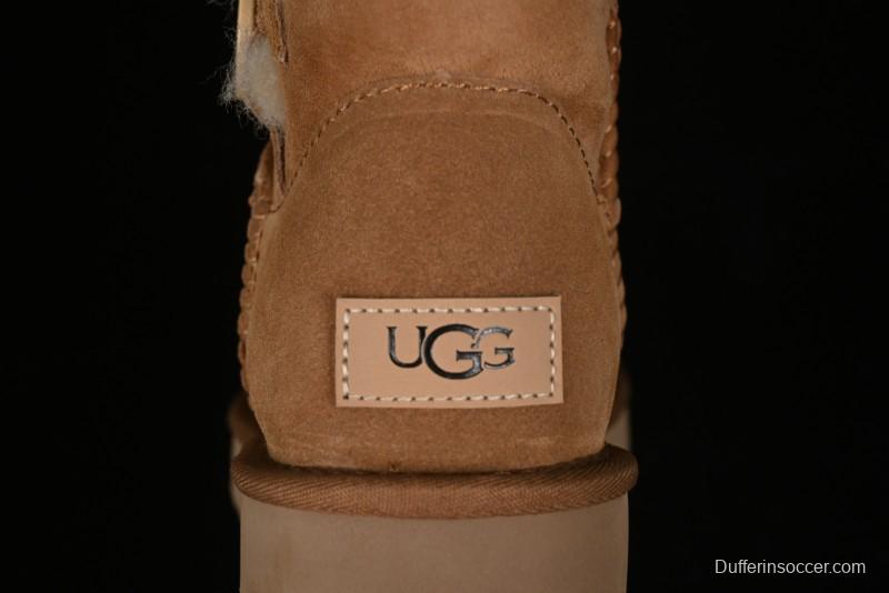 UGG Mini Bailey Button II Classic Short Boots with Wooden Button - 1016422