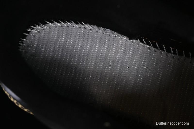 Nike Air Humara Retro Trail Running Shoes with 1990s Outdoor Style - AJ1102-001