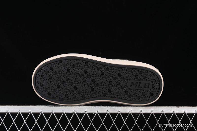 MLB Chunky Classic Base New York Yankees Lightweight Platform Casual Sneakers - 3ASXBMN4N50BKS