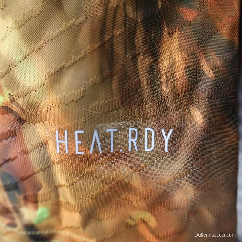 Player Version 25/26 Real Madrid Gold with Phoenix NA ZHA Jersey