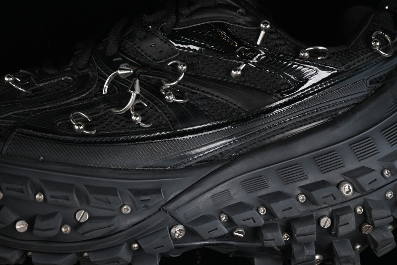 Balenciaga Defender Rubber Platform Sneakers Low-Top Combat Outdoor Shoes with Studded Design and Exaggerated Tire Tread Sole - W2RAG1081