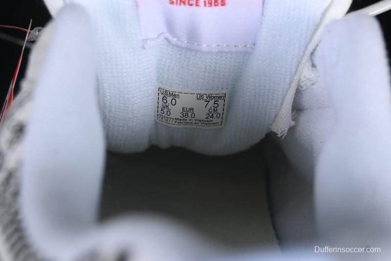 Vans Knu Skool Low-Top Retro Chunky Sneakers with Oversized Logo - VN000CS0239