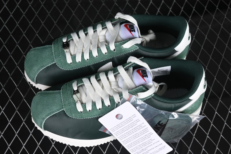 Nike Classic Cortez Leather Retro Running Shoes - DZ2795-300