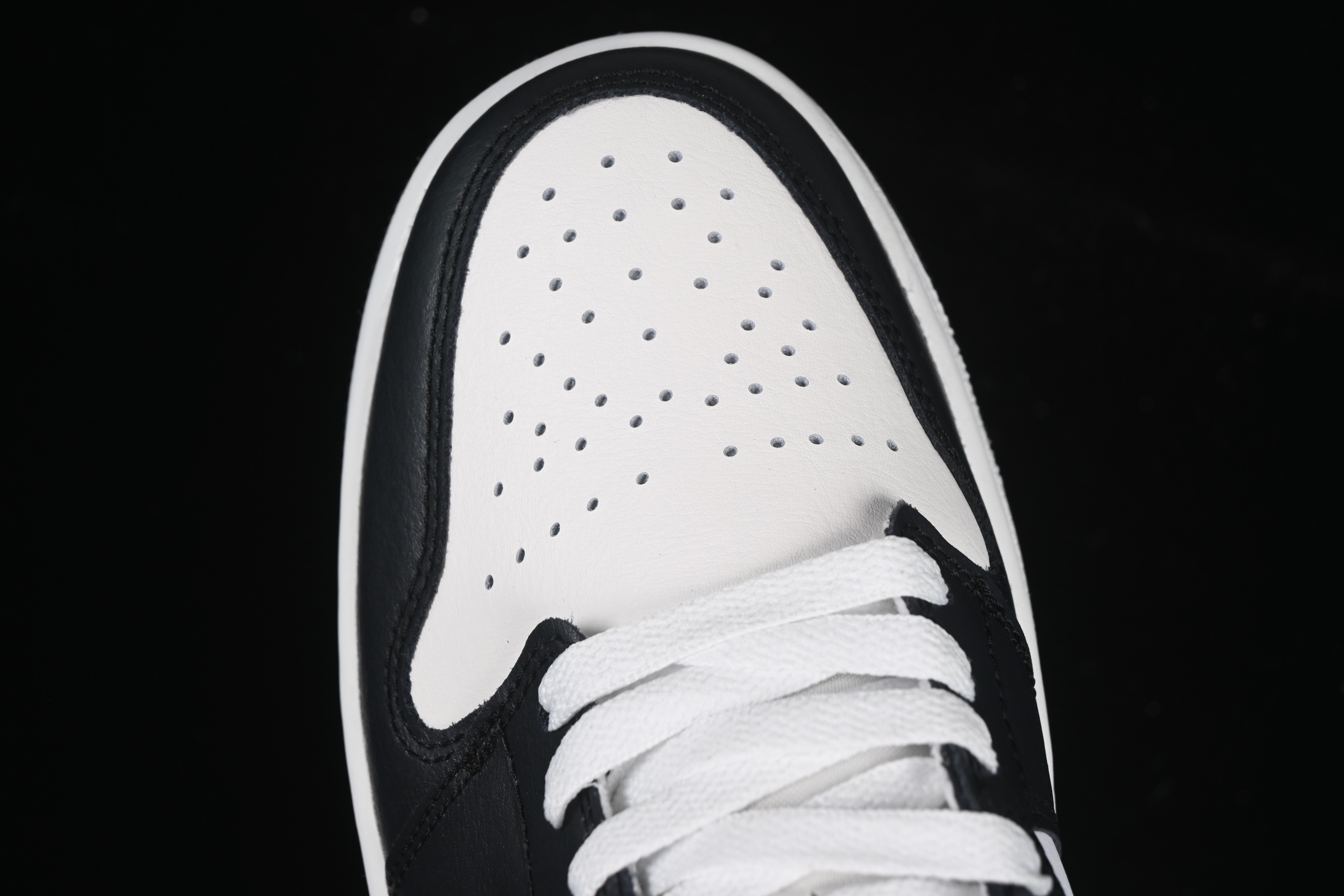 Nike Air Jordan 1 Low Retro Casual Sneakers in Cream White - 553558-153