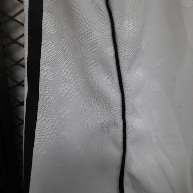 Player Version 25/26 Manchester United Home Shorts