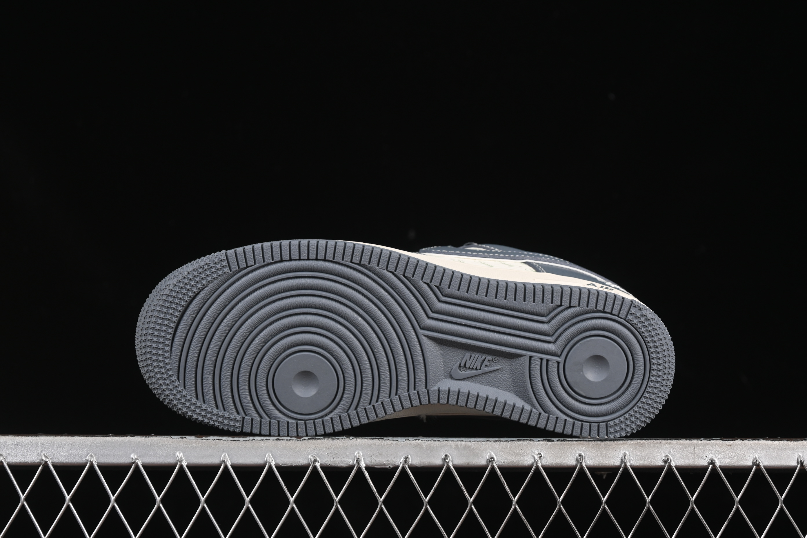 Nike Air Force 1 '07 Low Stussy Collaboration Grey Black Tail Low-Top Casual Sneakers - XS1958-553