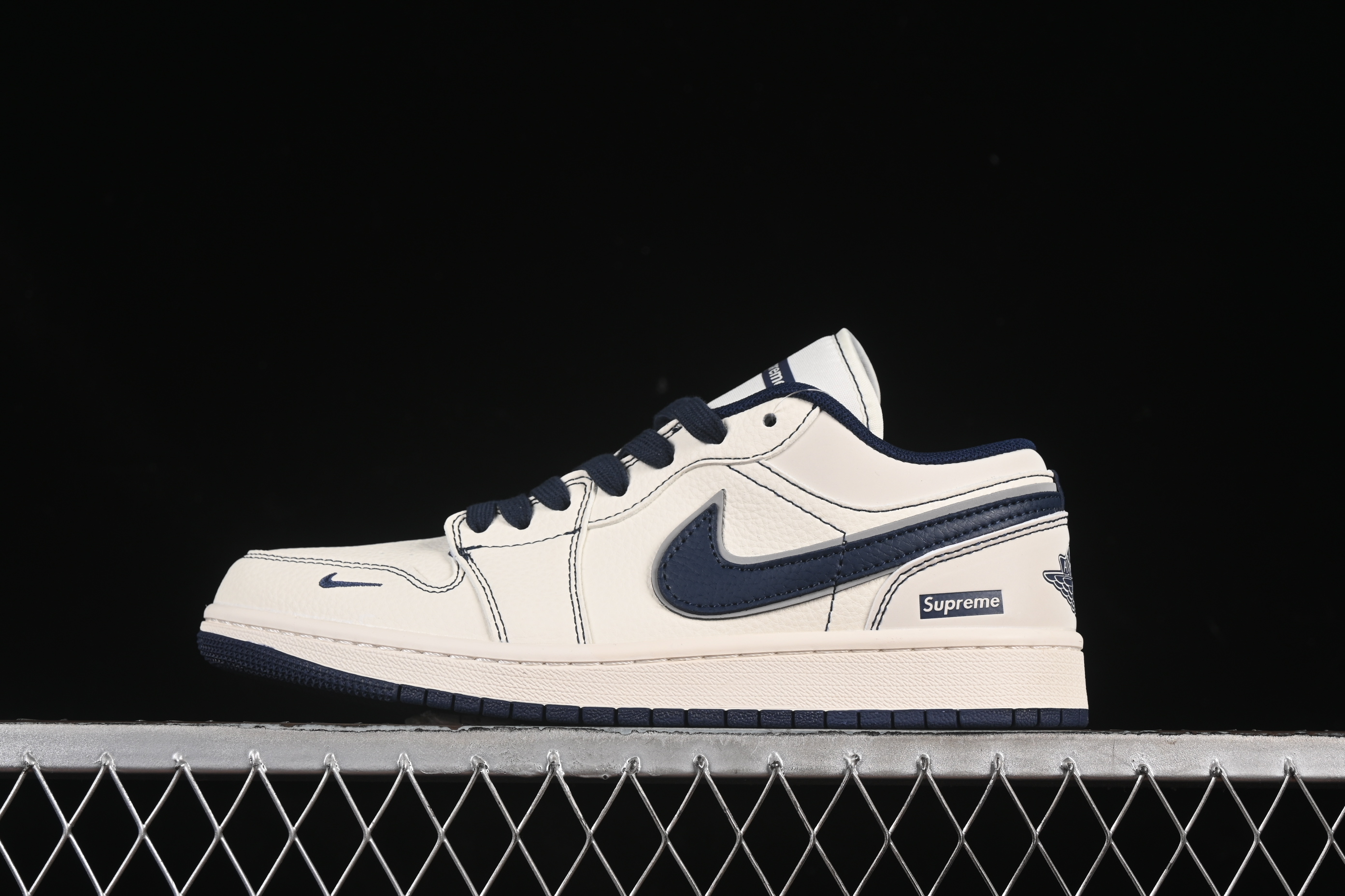 Nike Air Jordan 1 Low Supreme Collaboration Retro Basketball Shoes - XX3168-176