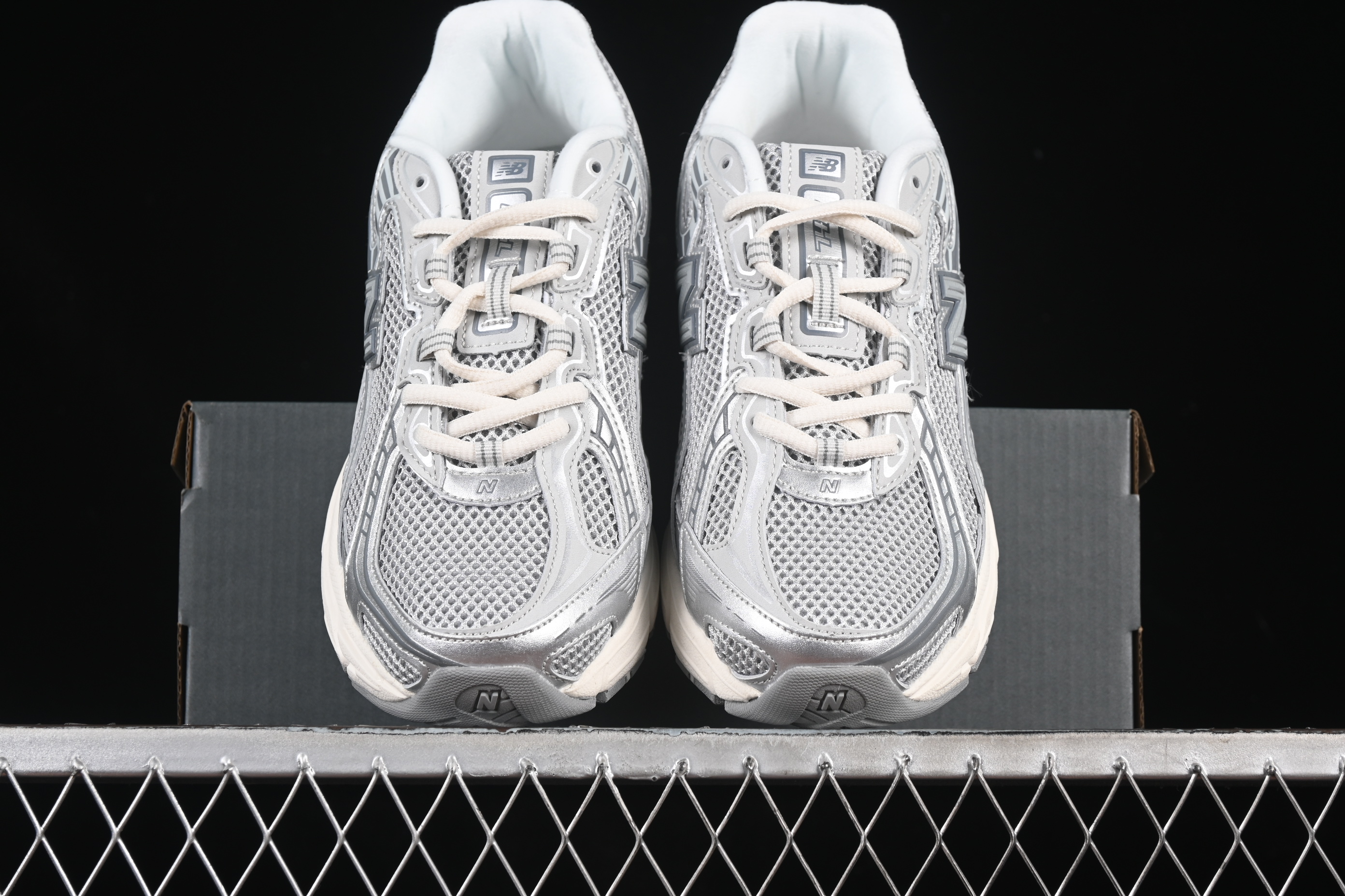 New Balance 740 Series Retro Dad Style Casual Running Shoes - U740AR2