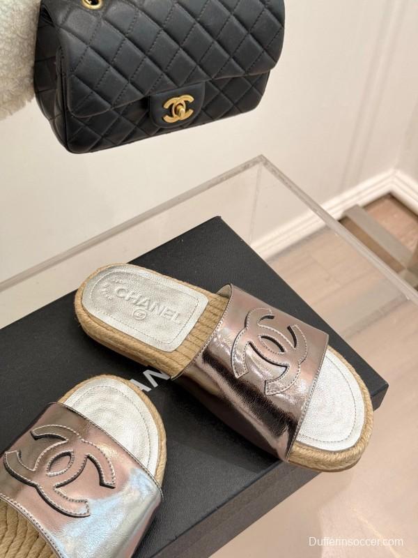 2025 Slippers Chanel Metallic Leather Slippers