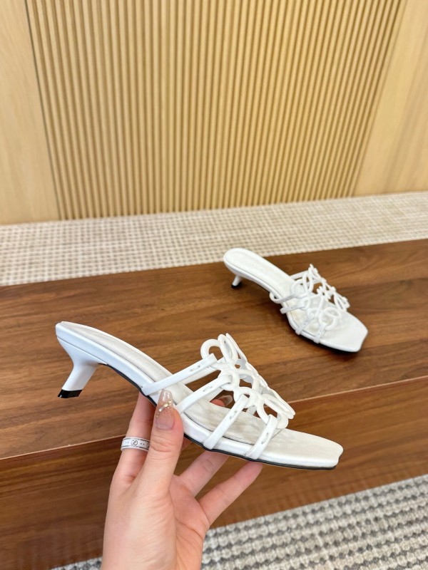 2025 Women Loewe White Leather Sandals