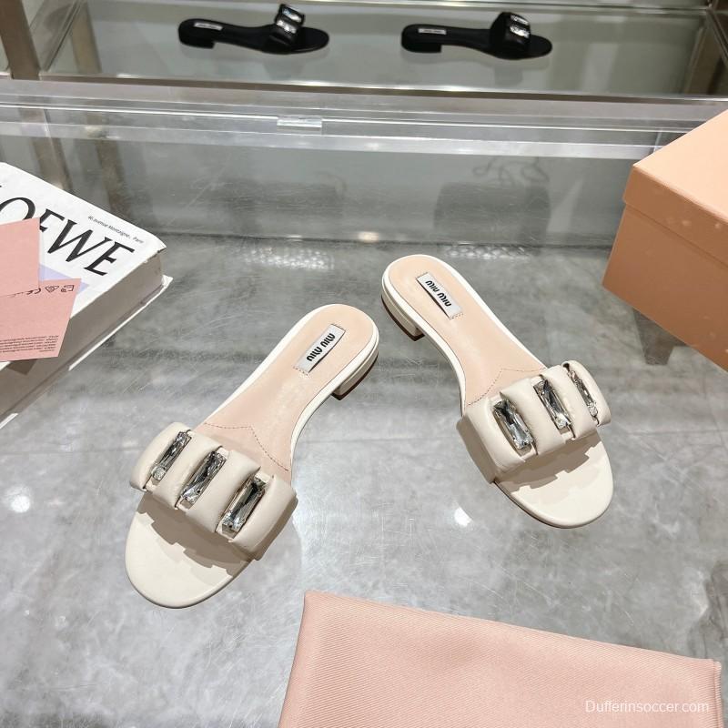 2025 Women Miu Miu White Leather Slippers KFY00250