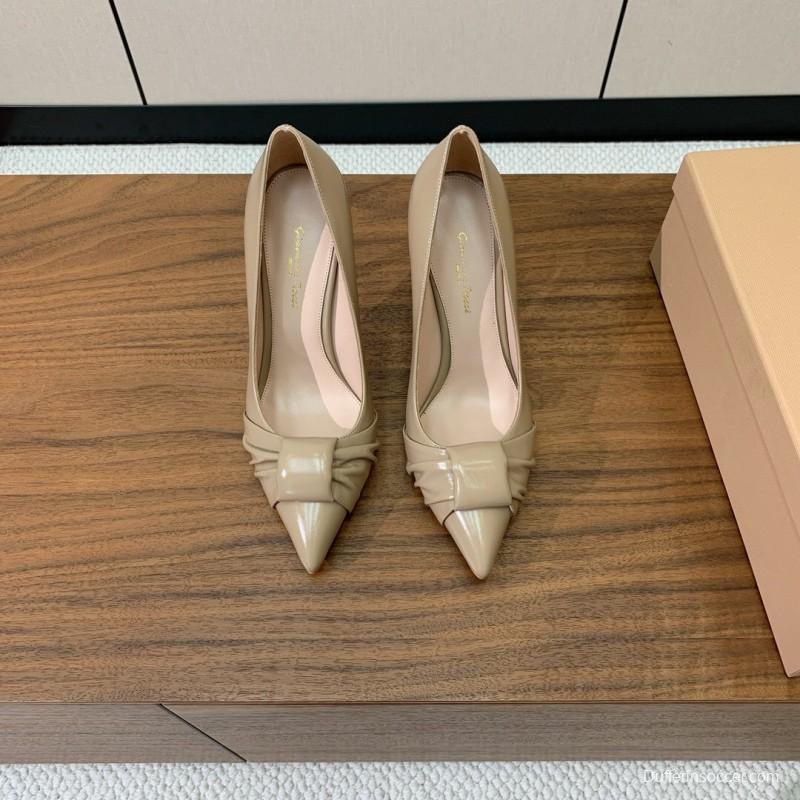 2025 Women Gianvito Rossi Beige Leather Pumps KFY00300