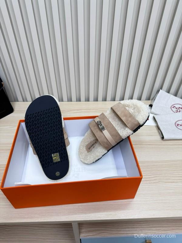 2024 Slippers Hermès Beige Shearling Leather Slippers