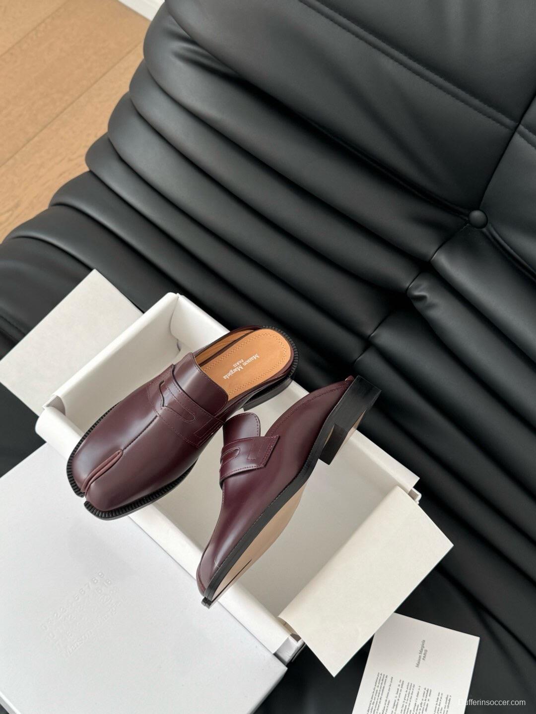 2025 Women MM6 Brown Leather Tabi Loafers