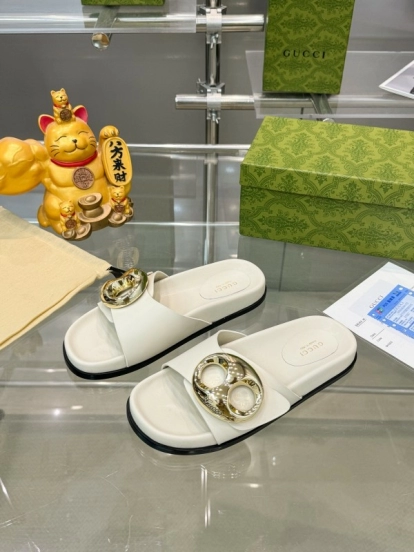 2025 Gucci White Leather Slippers KFY00210