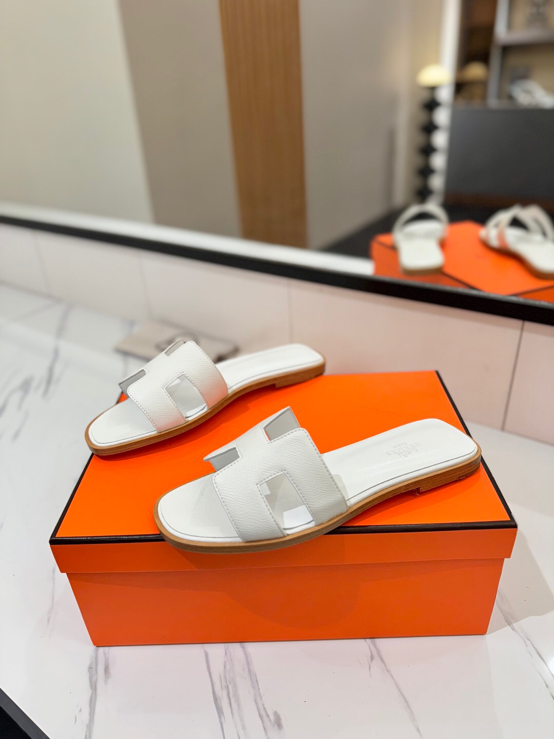 2025 Women Hermès White Leather Slippers