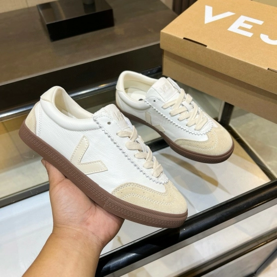 2025 Women VEJA White Beige Leather Suede Sneakers MJ00251