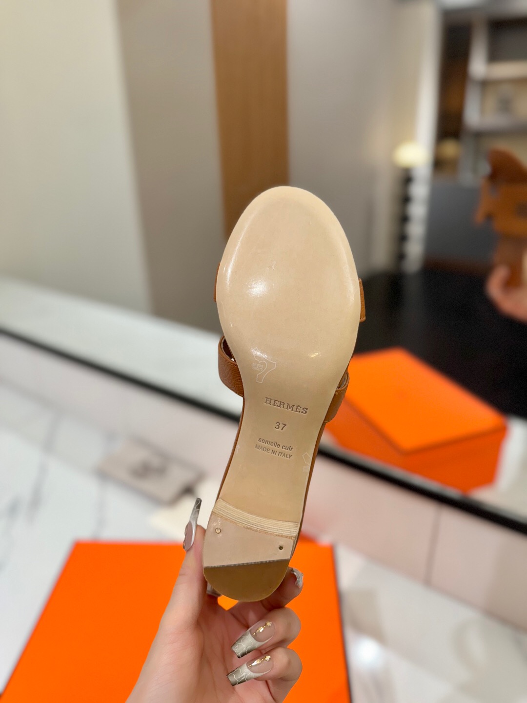 2025 Women Hermès Tan Leather Sandals