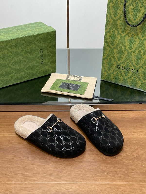2024 Slippers Gucci Black Shearling GG Pattern