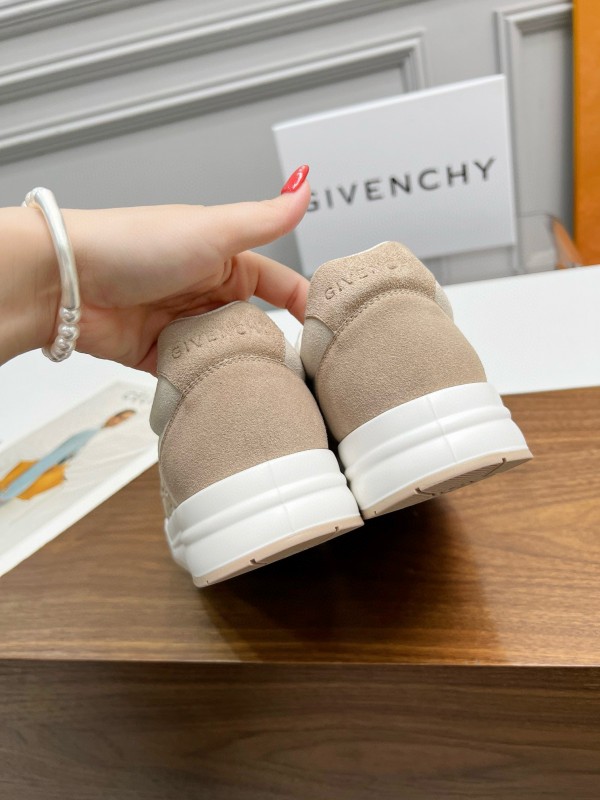 2024 Unisex Givenchy Beige Silk Calfskin Patent Leather Sneakers MJ00380
