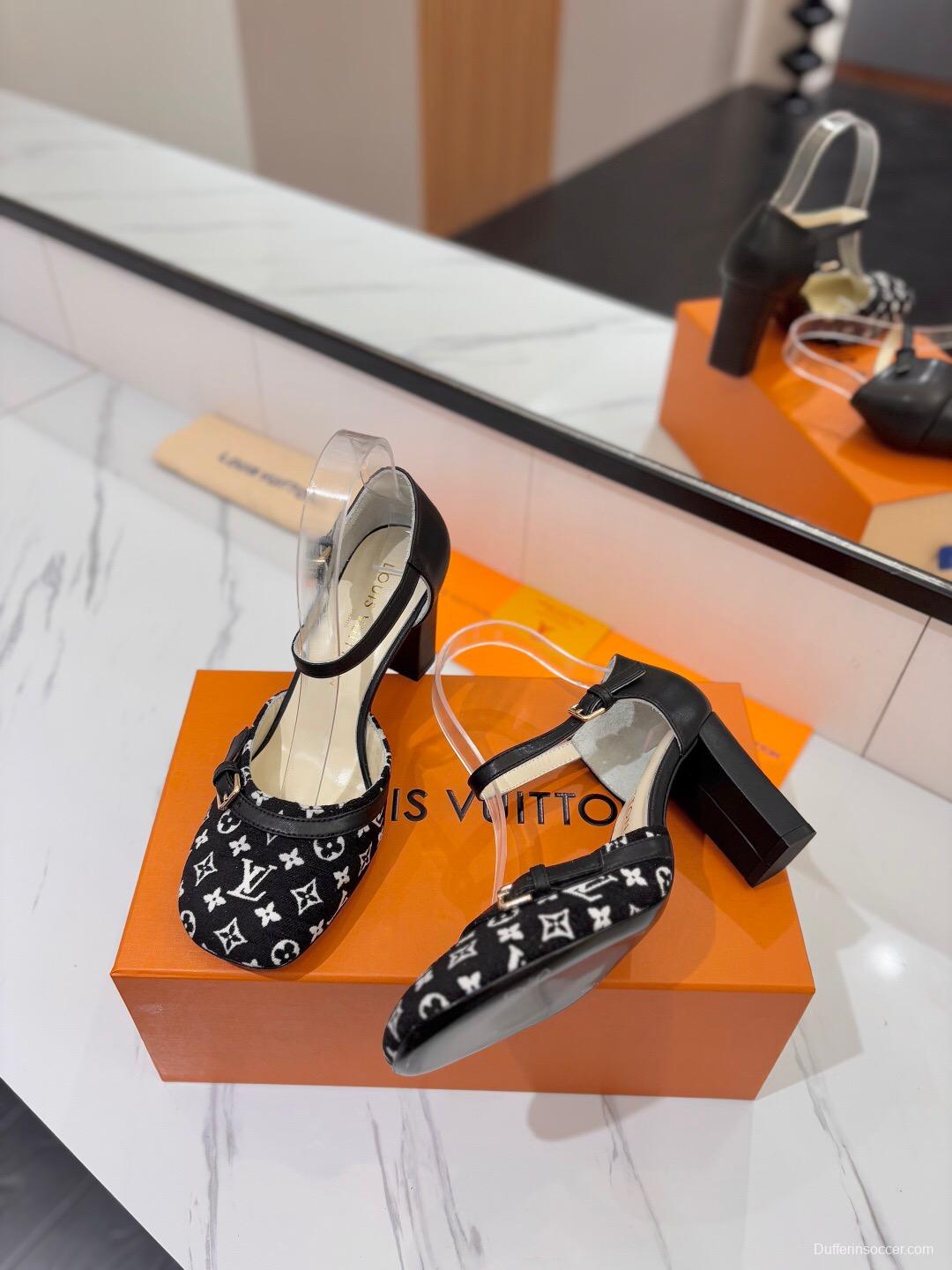 2025 Women Louis Vuitton Black White Canvas Leather Pumps KFY00310