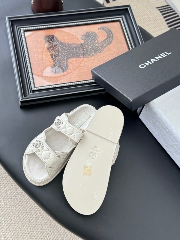 2025 Women Chanel White Leather Sandals LY00310