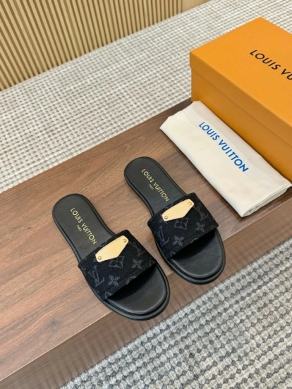 2025 Women Louis Vuitton Black Canvas Slippers LY00200