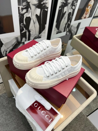 2025 Women Gucci White Canvas Sneakers