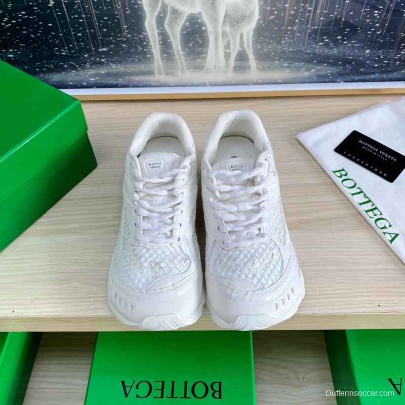 2025 Unisex Bottega Veneta White Lightweight Mesh Runner Sneakers LY00310