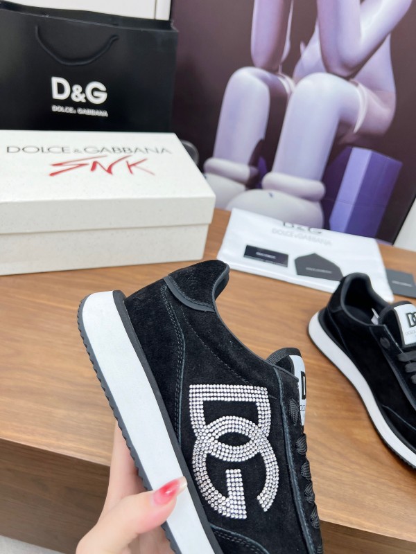2025 Men Dolce & Gabbana Black Suede Sneakers LY00300