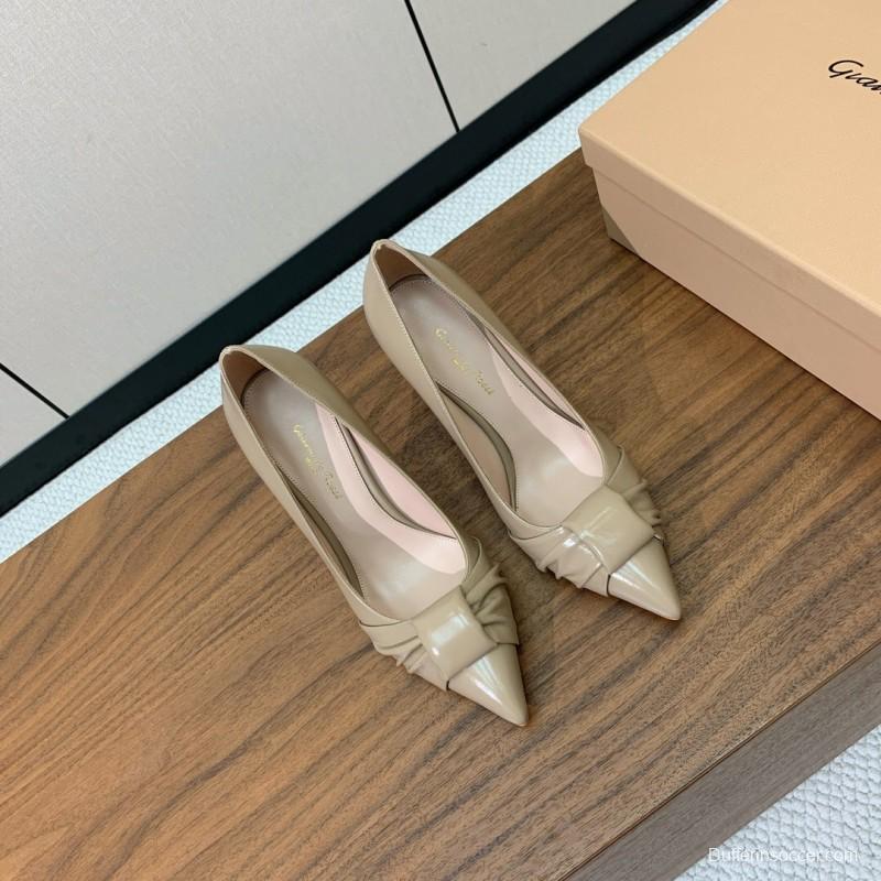 2025 Women Gianvito Rossi Beige Leather Pumps KFY00300