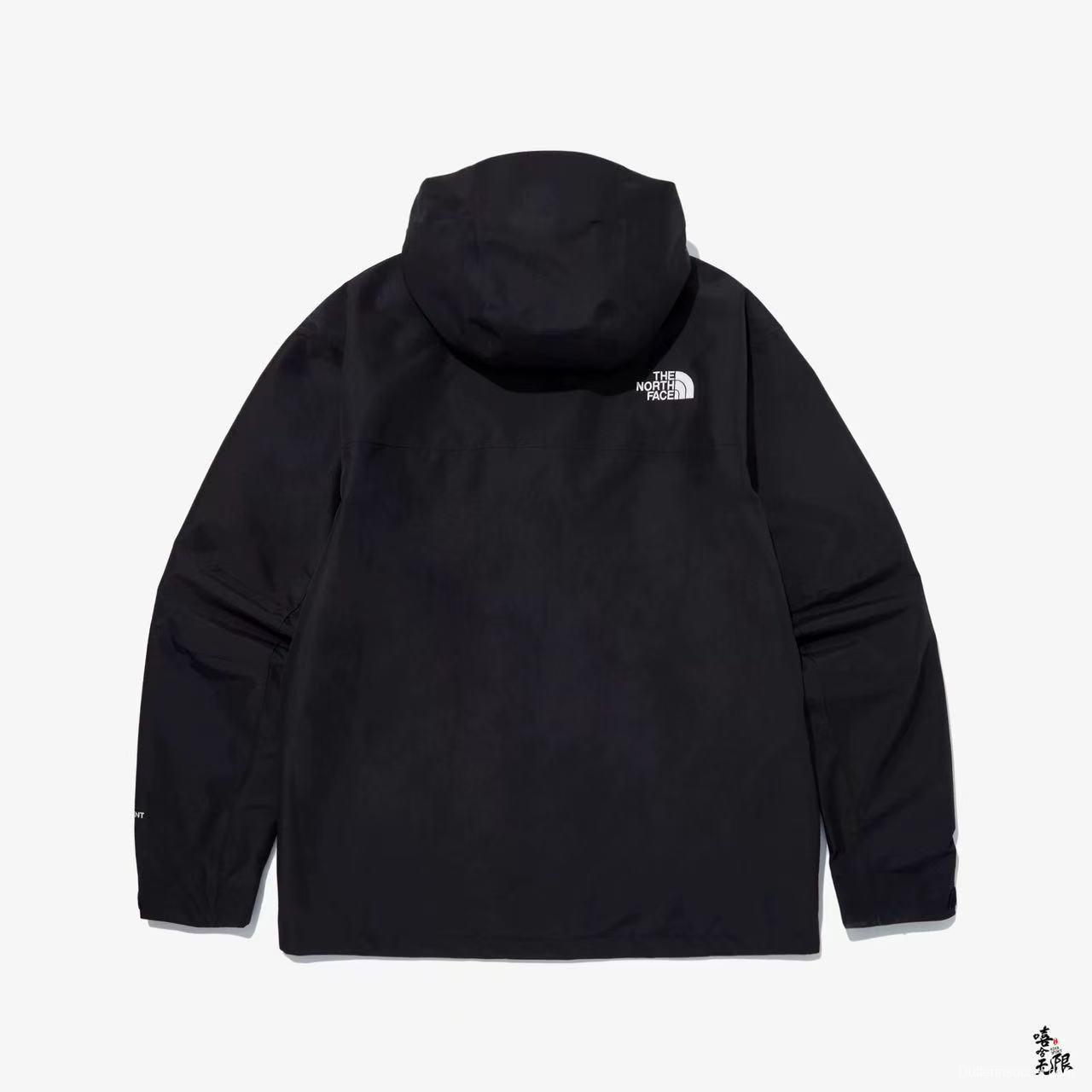 2025 The North Face Summit Series Technical Jacket - Cream/Black Colorblock with Dual-Zip Design