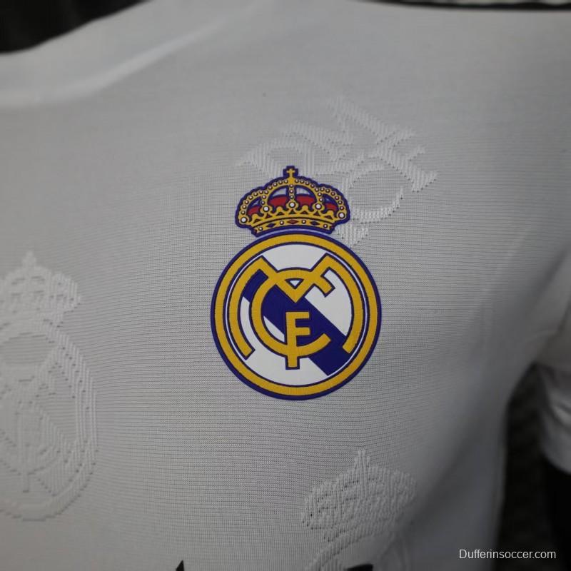 Player Version 25/26 Real Madrid White with Embossed Royal Crest Pattern Jersey