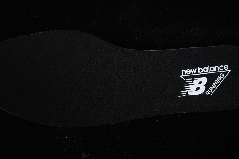 New Balance 204 Series Retro Casual Running Shoes with Breathable Mesh Upper - U204LSWC
