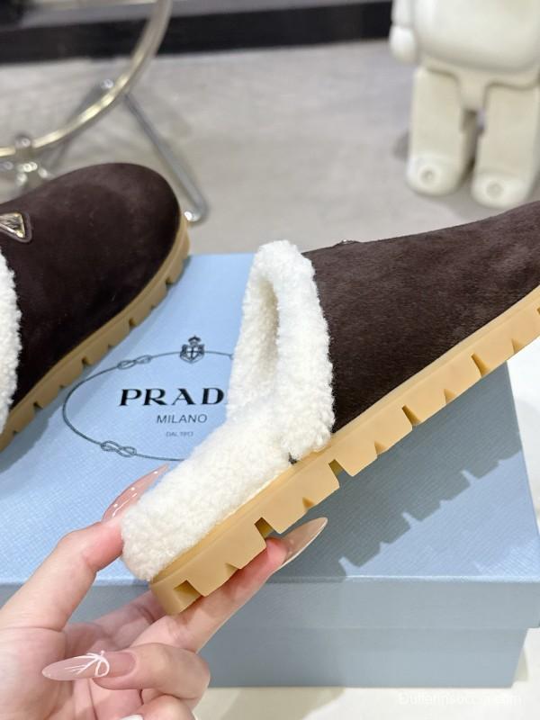 Prada Fall/Winter 2025 New Fur Mule Slippers Triangle Buckle Bread Head Half Slippers - KFY00270