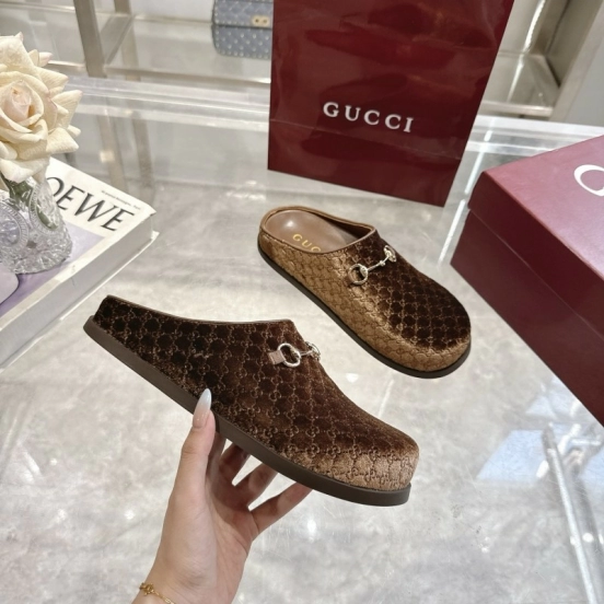 Gucci Women's Mule Velvet with Horsebit Detail - LY00240
