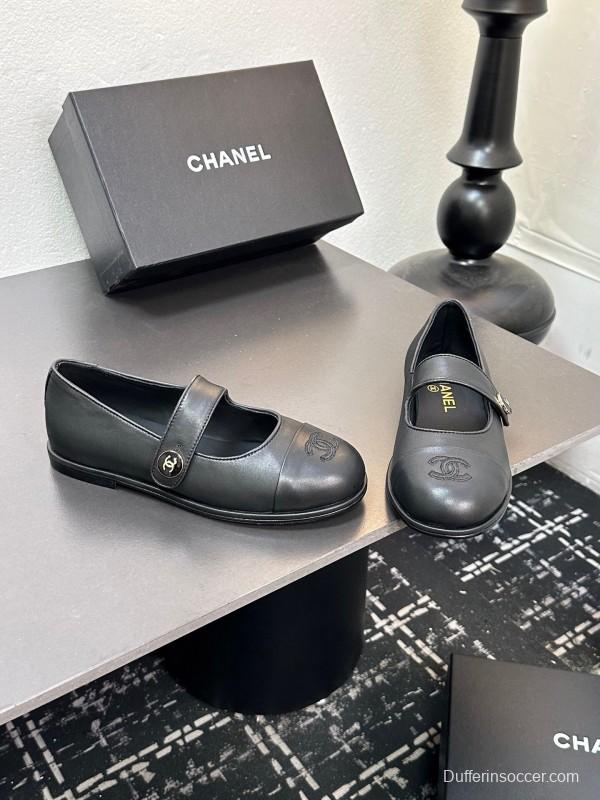 Chanel Quilted Slippers with Diamond Pattern Design - KFY00280