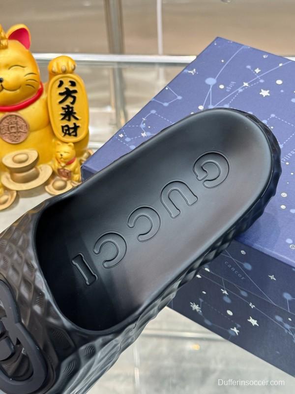 Gucci Lido Interlocking G Men's Sandals with Textured Rubber Sole - AS00170