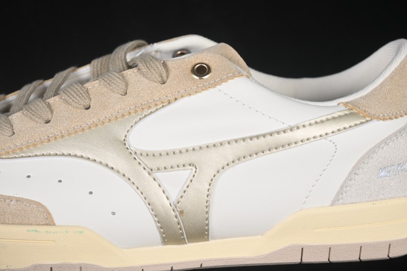 Mizuno CT Club Retro Casual Low-Top Sneakers with Breathable Comfort - D1GH261012