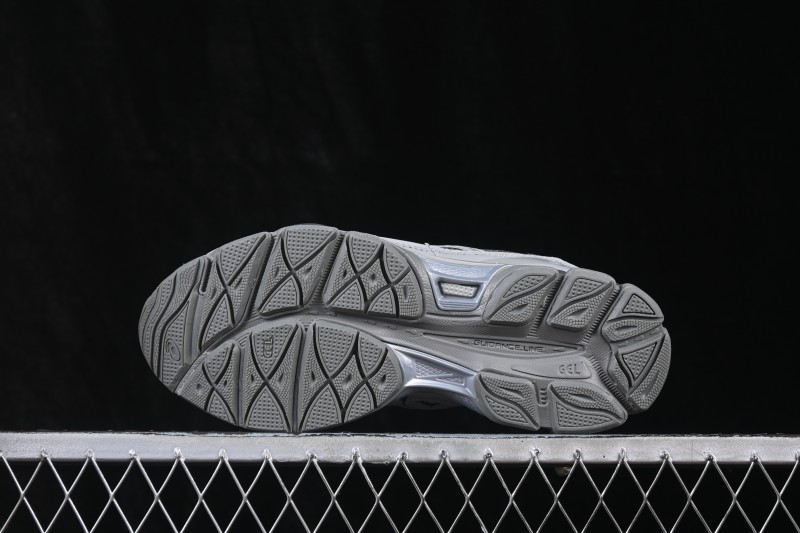 Asics Gel-NYC Retro Running Shoes with Breathable Mesh and Gel Cushioning - 1203A280-021