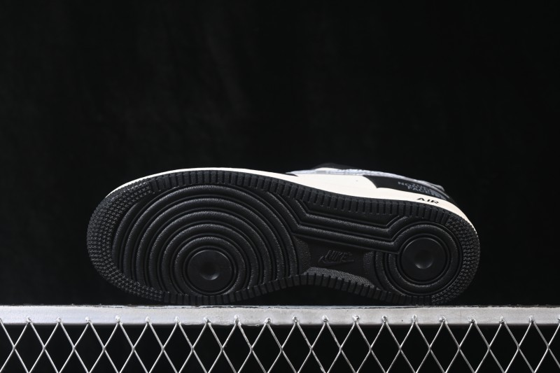 Nike Air Force 1'07 Low Casual Skate Shoes - DQ9688-108
